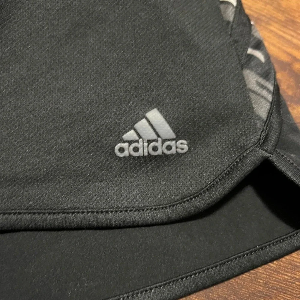 The Unbranded Brand adidas black